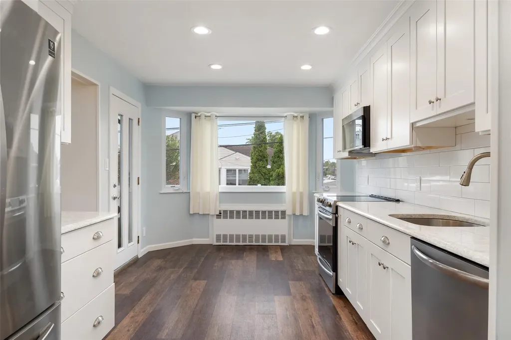 4100 Meadow Lane Seaford NY 11783