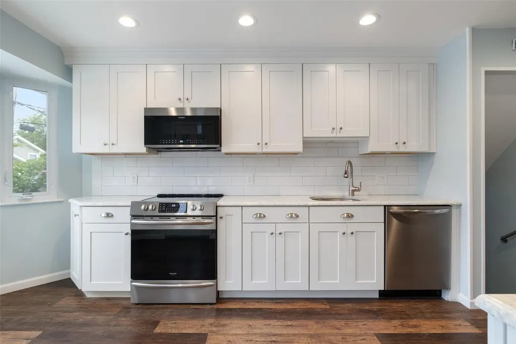 4100 Meadow Lane Seaford NY 11783