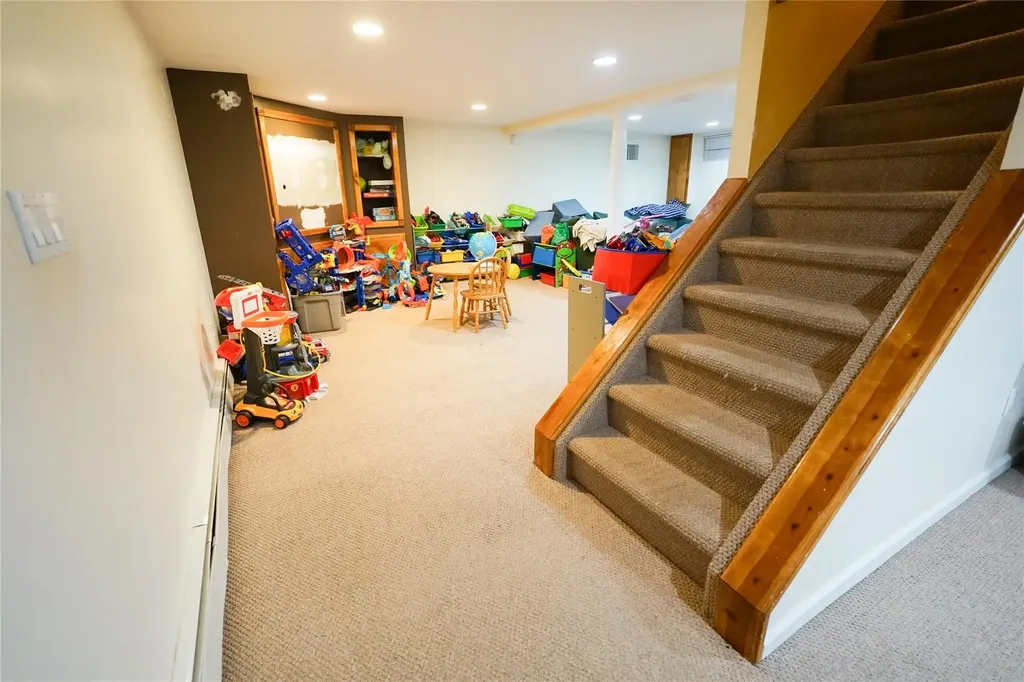 39 Ontario Avenue Plainview NY 11803
