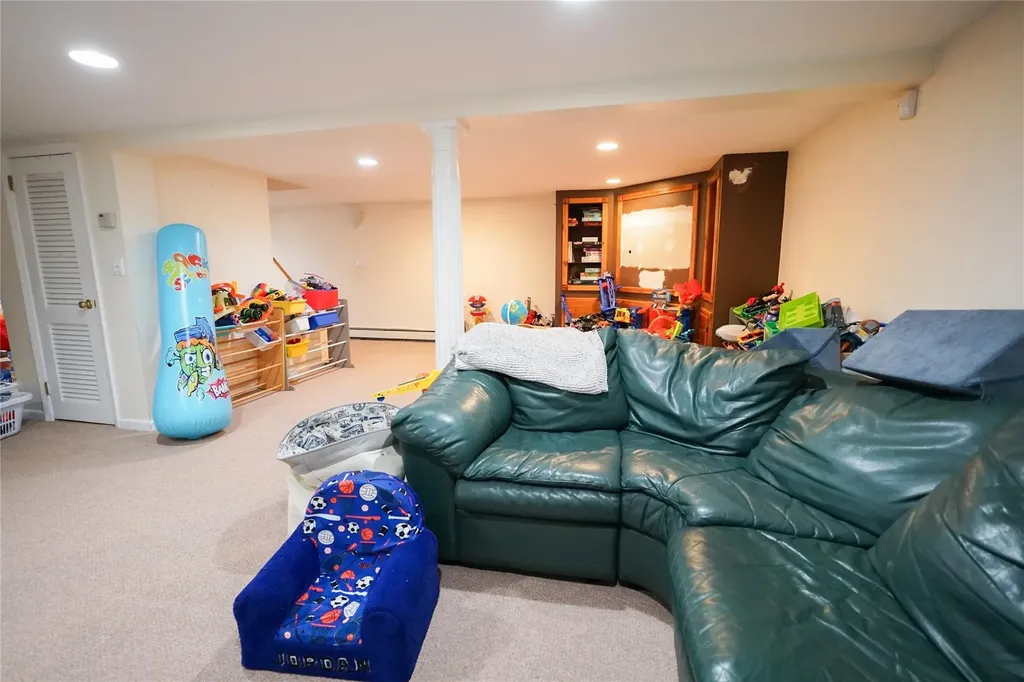39 Ontario Avenue Plainview NY 11803