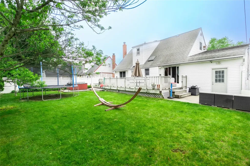 39 Ontario Avenue Plainview NY 11803