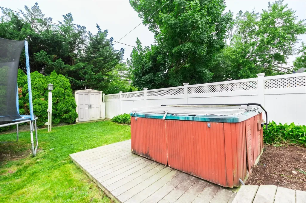 39 Ontario Avenue Plainview NY 11803