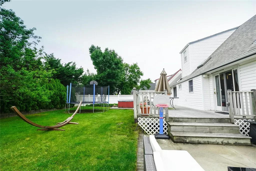 39 Ontario Avenue Plainview NY 11803
