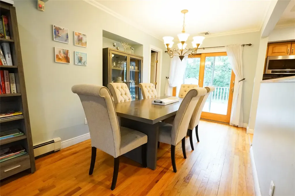 39 Ontario Avenue Plainview NY 11803