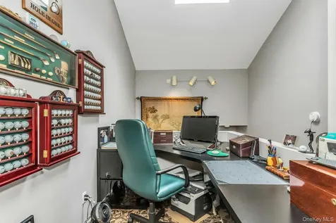 147 The Knoll Syosset NY 11791
