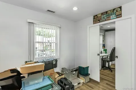 147 The Knoll Syosset NY 11791
