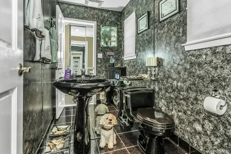 147 The Knoll Syosset NY 11791