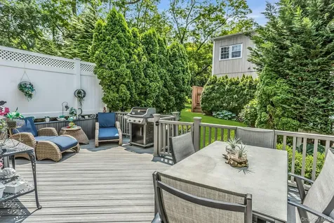 147 The Knoll Syosset NY 11791