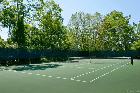 147 The Knoll Syosset NY 11791