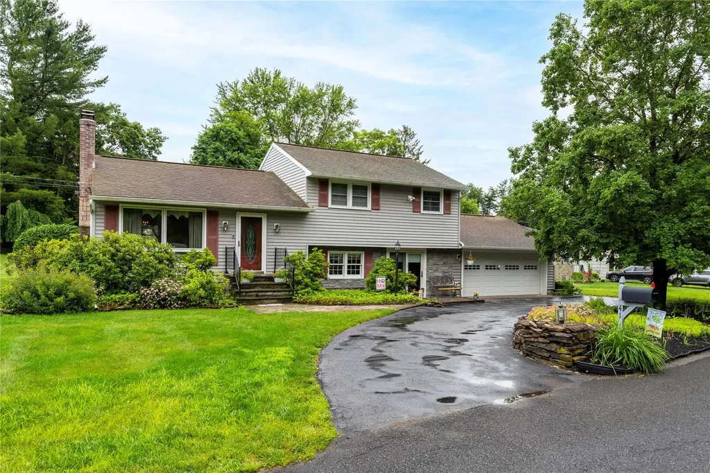 41 Circle Drive Hyde Park NY 12538