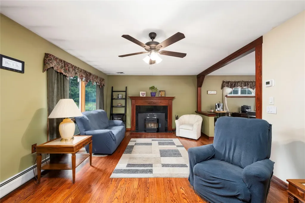 41 Circle Drive Hyde Park NY 12538