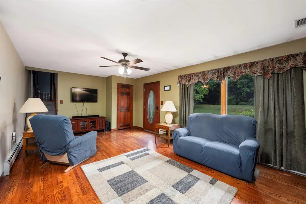 41 Circle Drive Hyde Park NY 12538