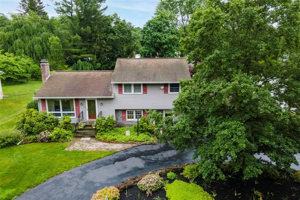 41 Circle Drive Hyde Park NY 12538
