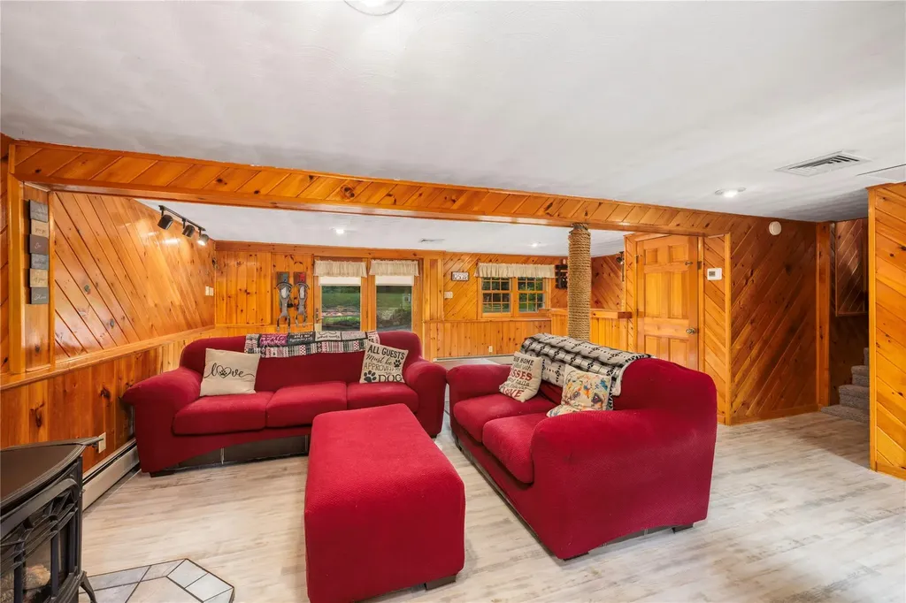 41 Circle Drive Hyde Park NY 12538