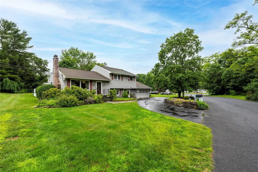41 Circle Drive Hyde Park NY 12538