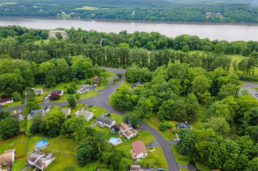41 Circle Drive Hyde Park NY 12538