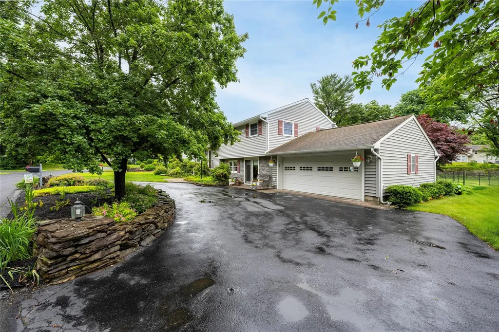 41 Circle Drive Hyde Park NY 12538