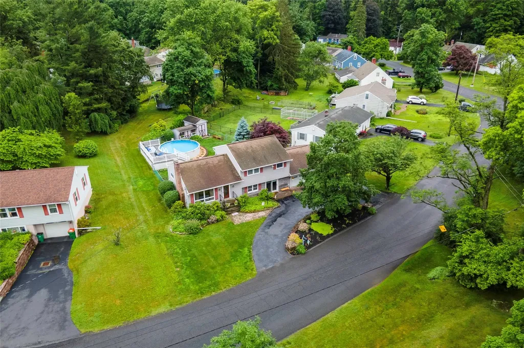 41 Circle Drive Hyde Park NY 12538