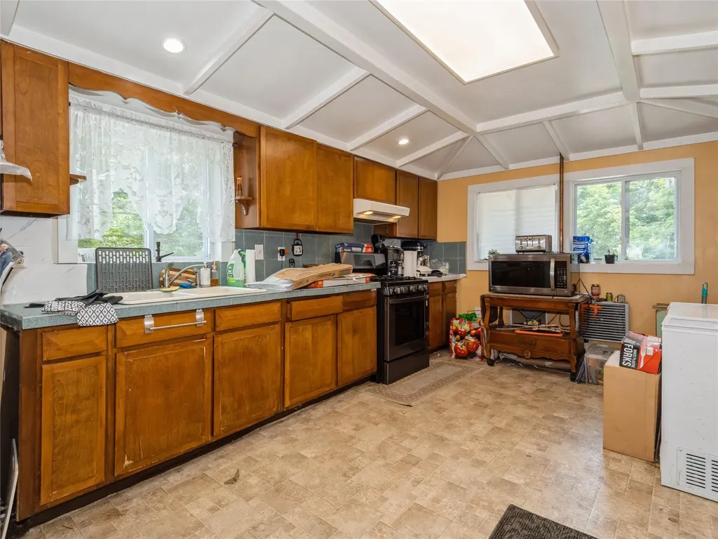413 Vassar Road Poughkeepsie NY 12603
