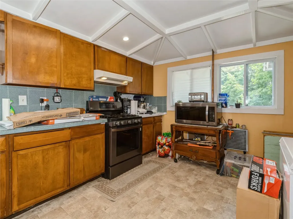 413 Vassar Road Poughkeepsie NY 12603
