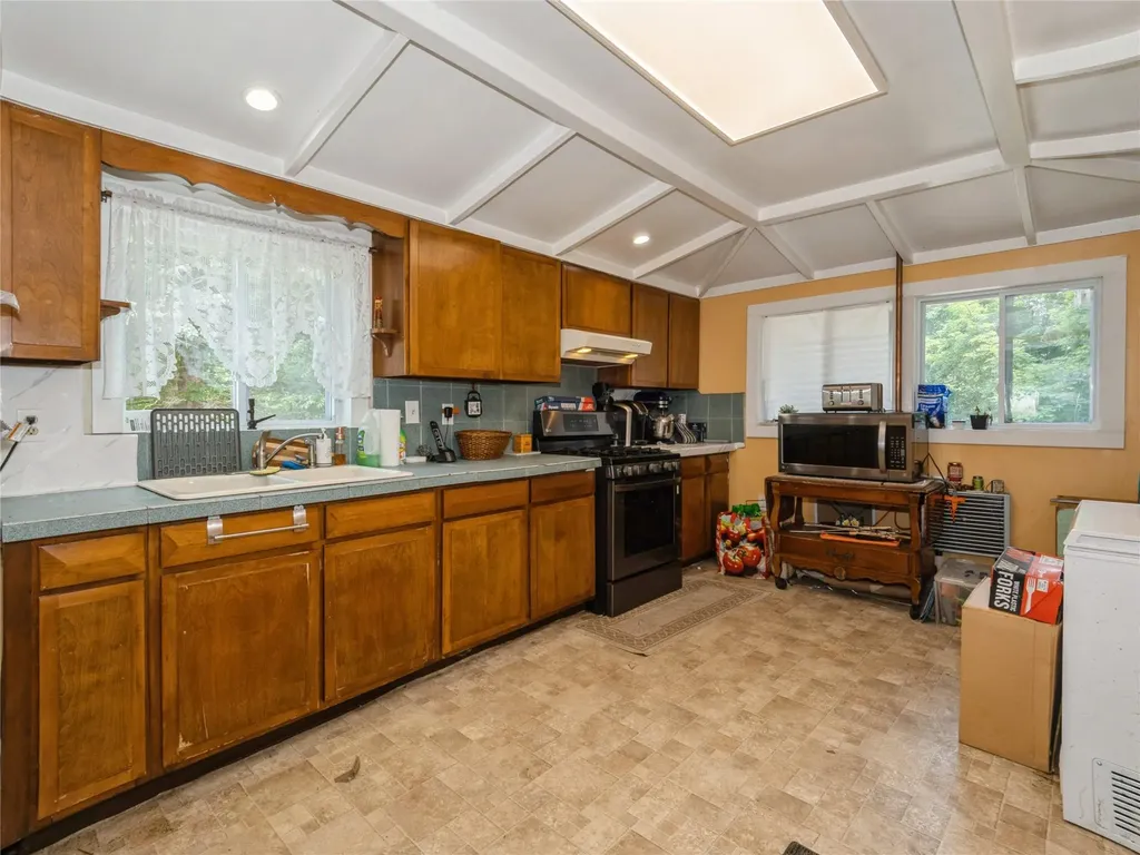 413 Vassar Road Poughkeepsie NY 12603