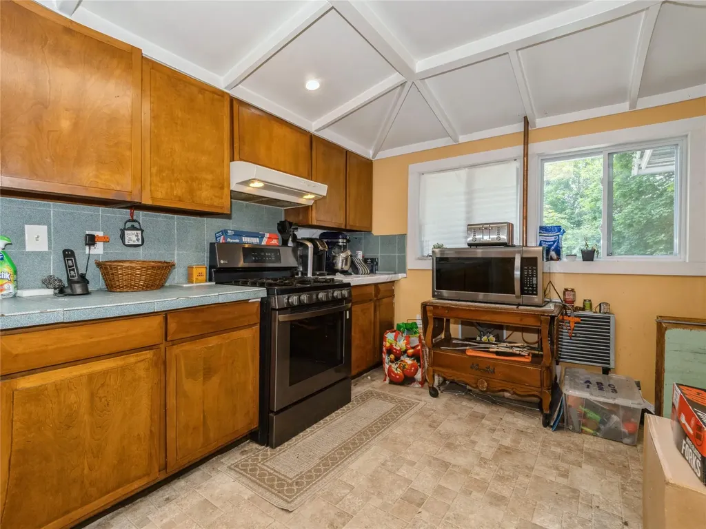 413 Vassar Road Poughkeepsie NY 12603