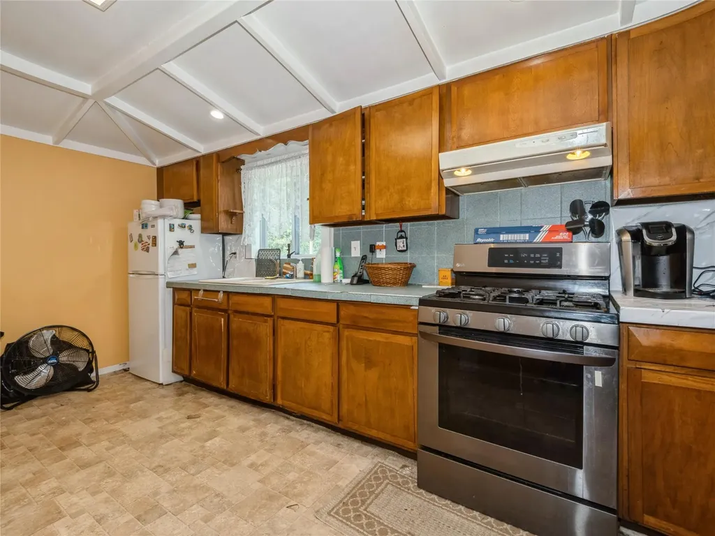 413 Vassar Road Poughkeepsie NY 12603