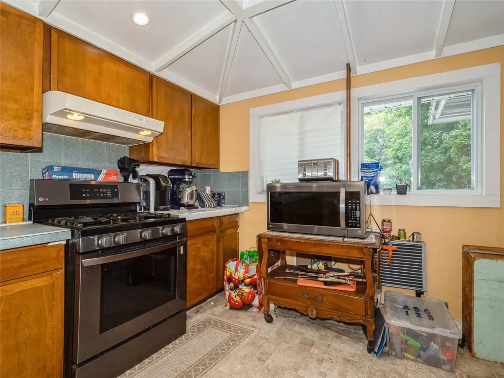 413 Vassar Road Poughkeepsie NY 12603