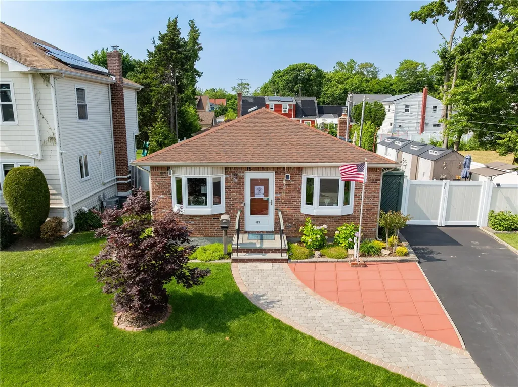 695 Arlington Avenue Baldwin NY 11510