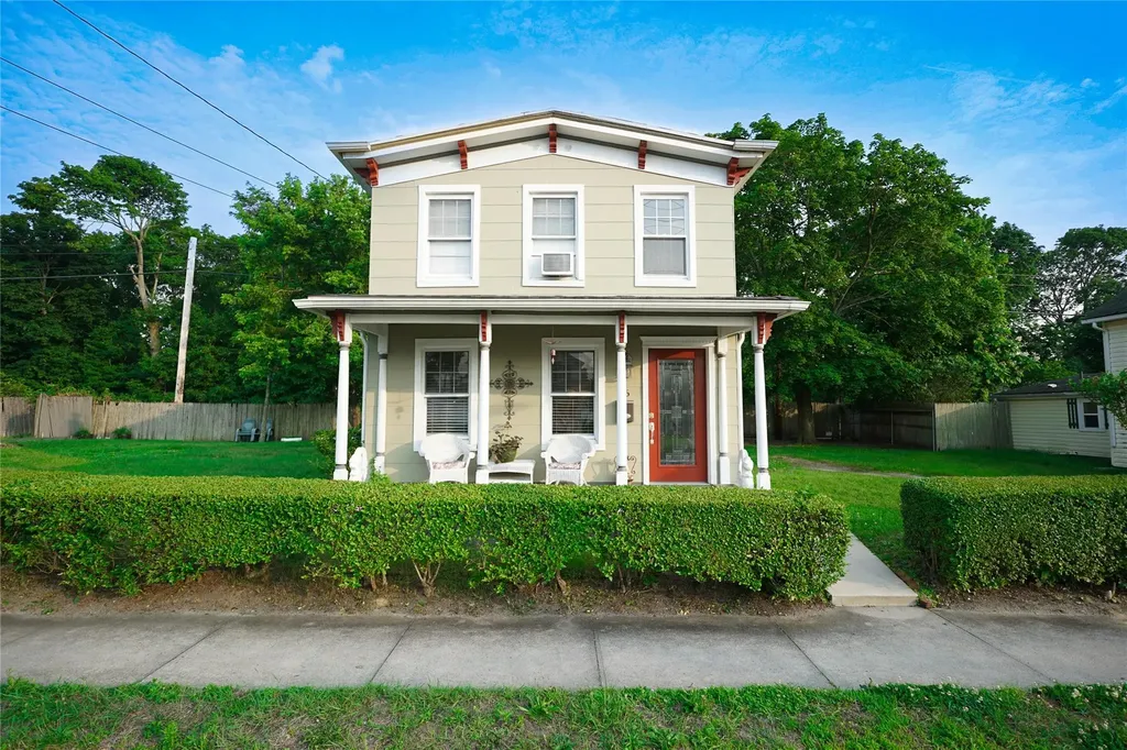 56 Academy Street Patchogue NY 11772