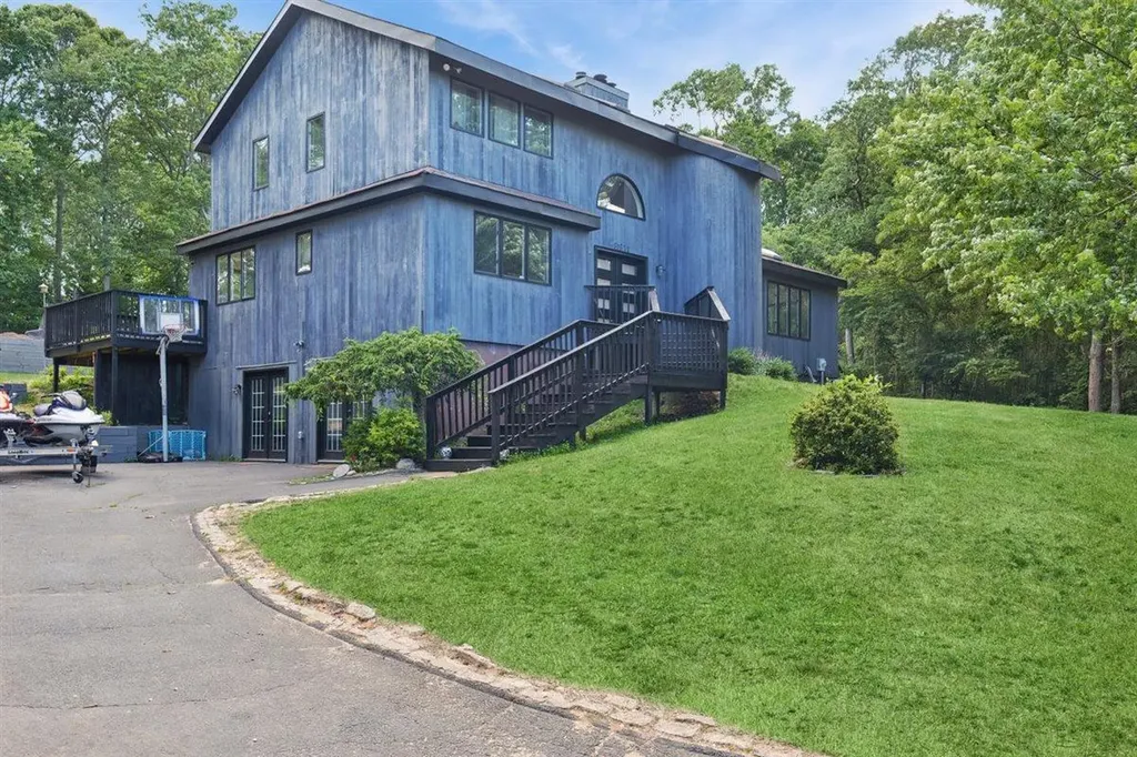 50 Noahs Path Rocky Point NY 11778
