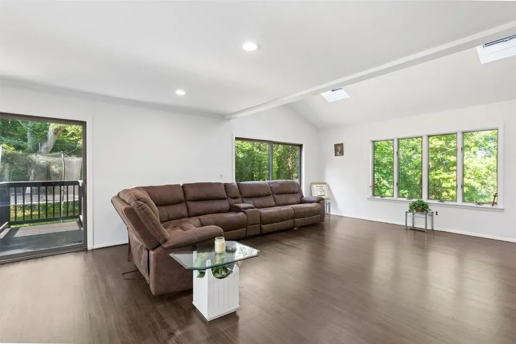 50 Noahs Path Rocky Point NY 11778