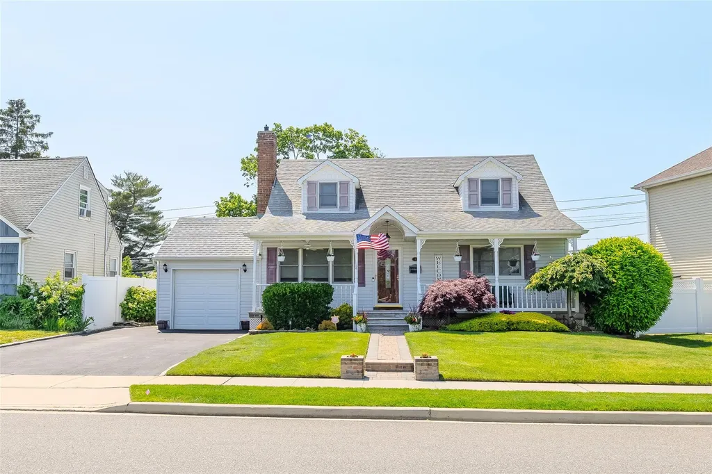 4 Underhill Avenue Syosset NY 11791