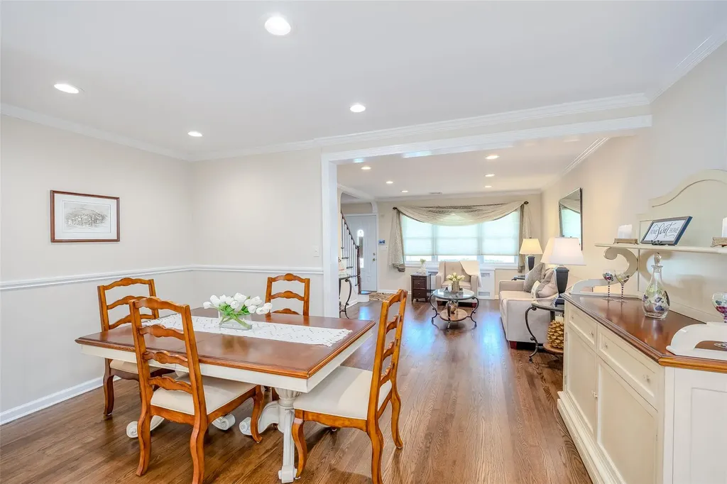 4 Underhill Avenue Syosset NY 11791