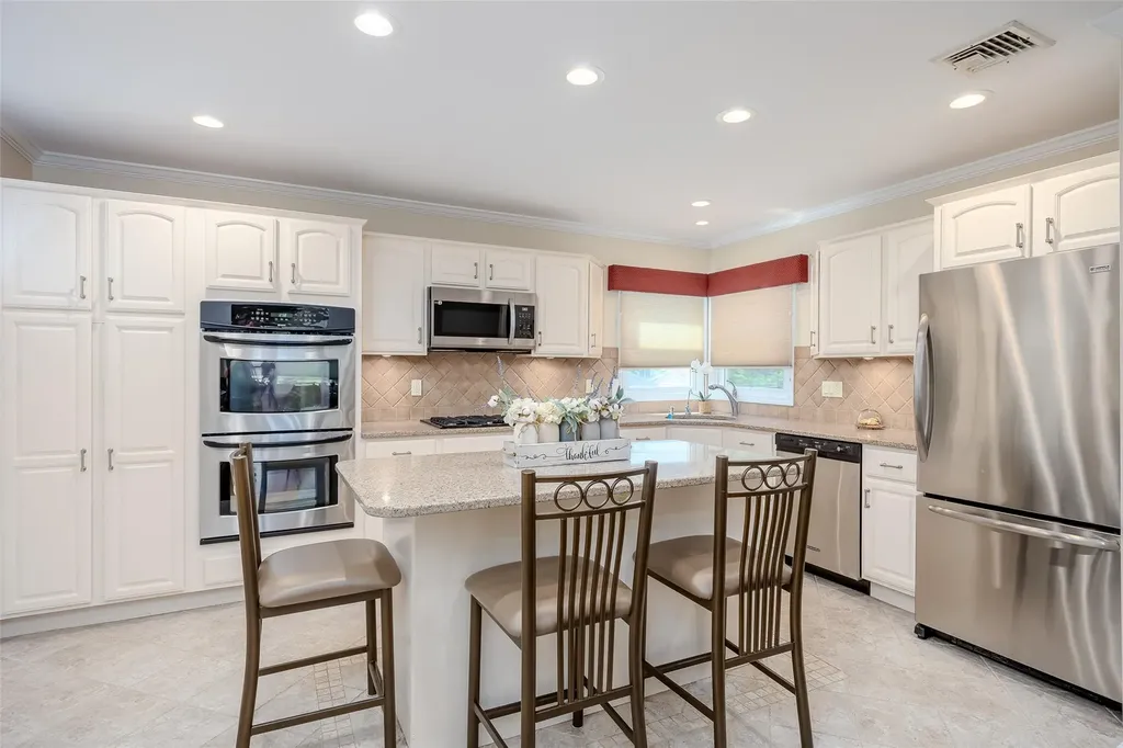 4 Underhill Avenue Syosset NY 11791