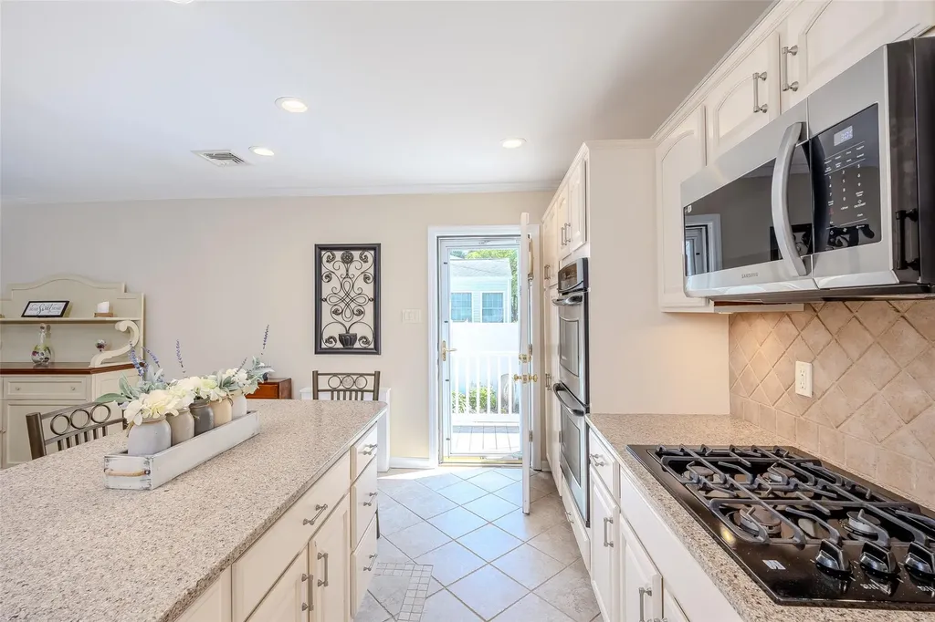 4 Underhill Avenue Syosset NY 11791