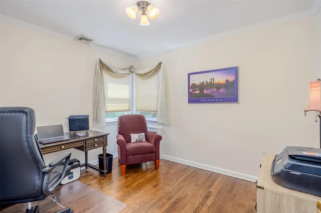 4 Underhill Avenue Syosset NY 11791