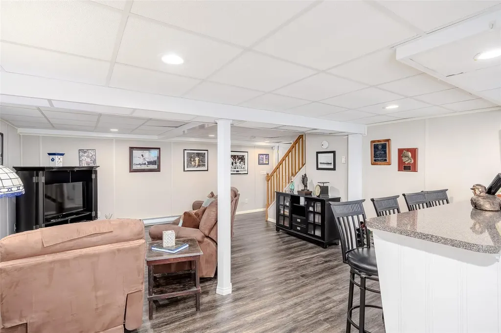 4 Underhill Avenue Syosset NY 11791