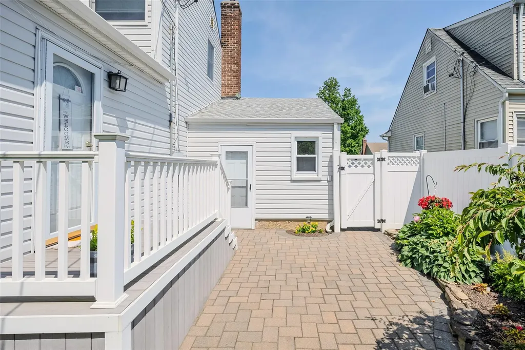 4 Underhill Avenue Syosset NY 11791