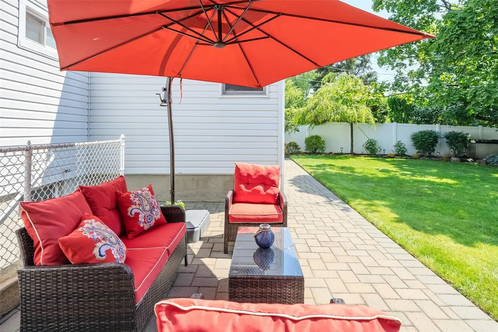 4 Underhill Avenue Syosset NY 11791