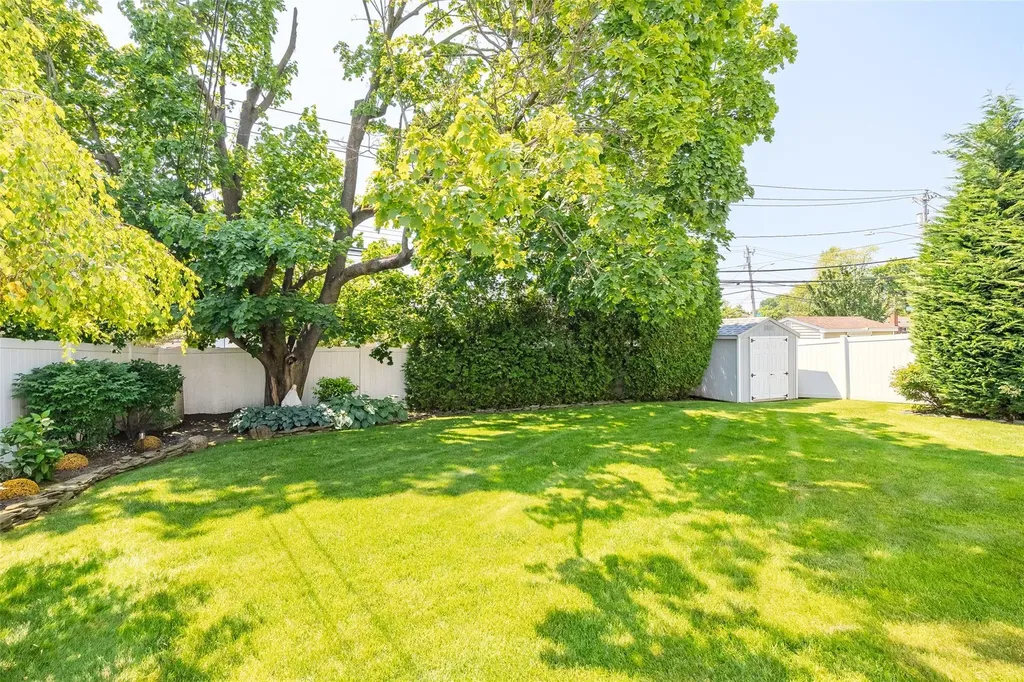 4 Underhill Avenue Syosset NY 11791