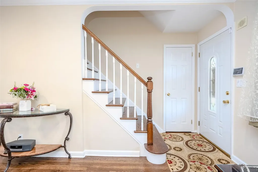 4 Underhill Avenue Syosset NY 11791