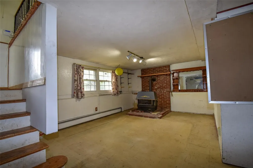 668 Hawkins Road E Coram NY 11727