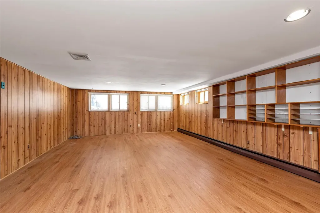 541 Woodbury Road Plainview NY 11803