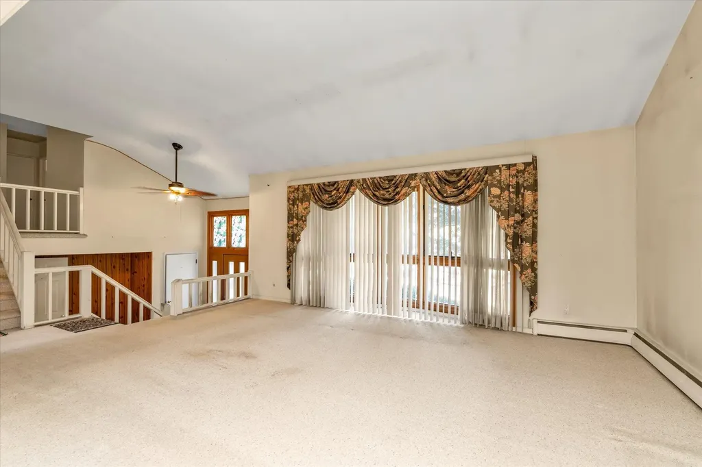 541 Woodbury Road Plainview NY 11803