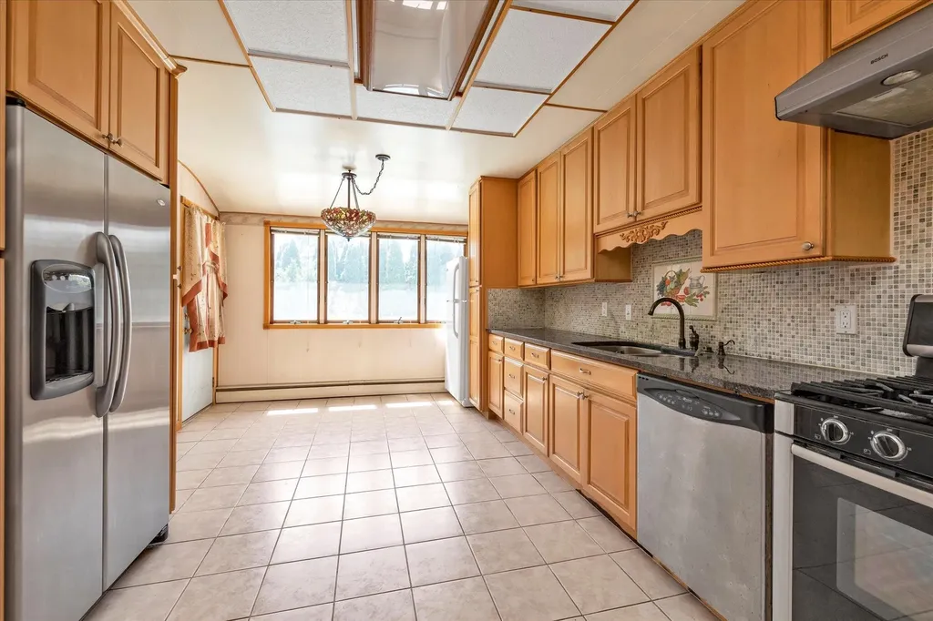 541 Woodbury Road Plainview NY 11803