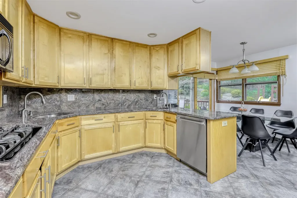 78 College Road Monsey NY 10952