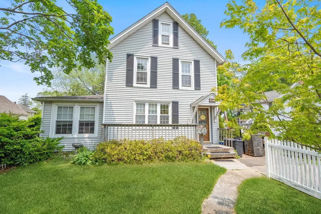 227 N Railroad Avenue Babylon NY 11702