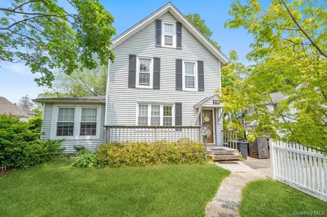 227 N Railroad Avenue Babylon NY 11702