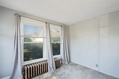 227 N Railroad Avenue Babylon NY 11702